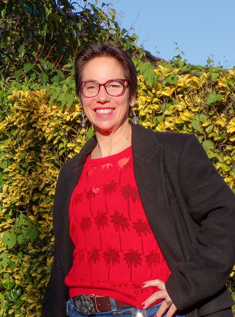 HYEXXQ900_DR_HYERES_CAROLINE MOULIN HYERES.jpg (465 KB)